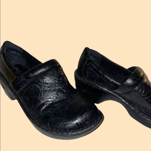 b.o.c. black leather loafer (nursing clogs) - Picture 1 of 8